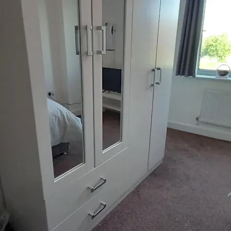 Neat And Peaceful Double Room Londen Buitenkant foto